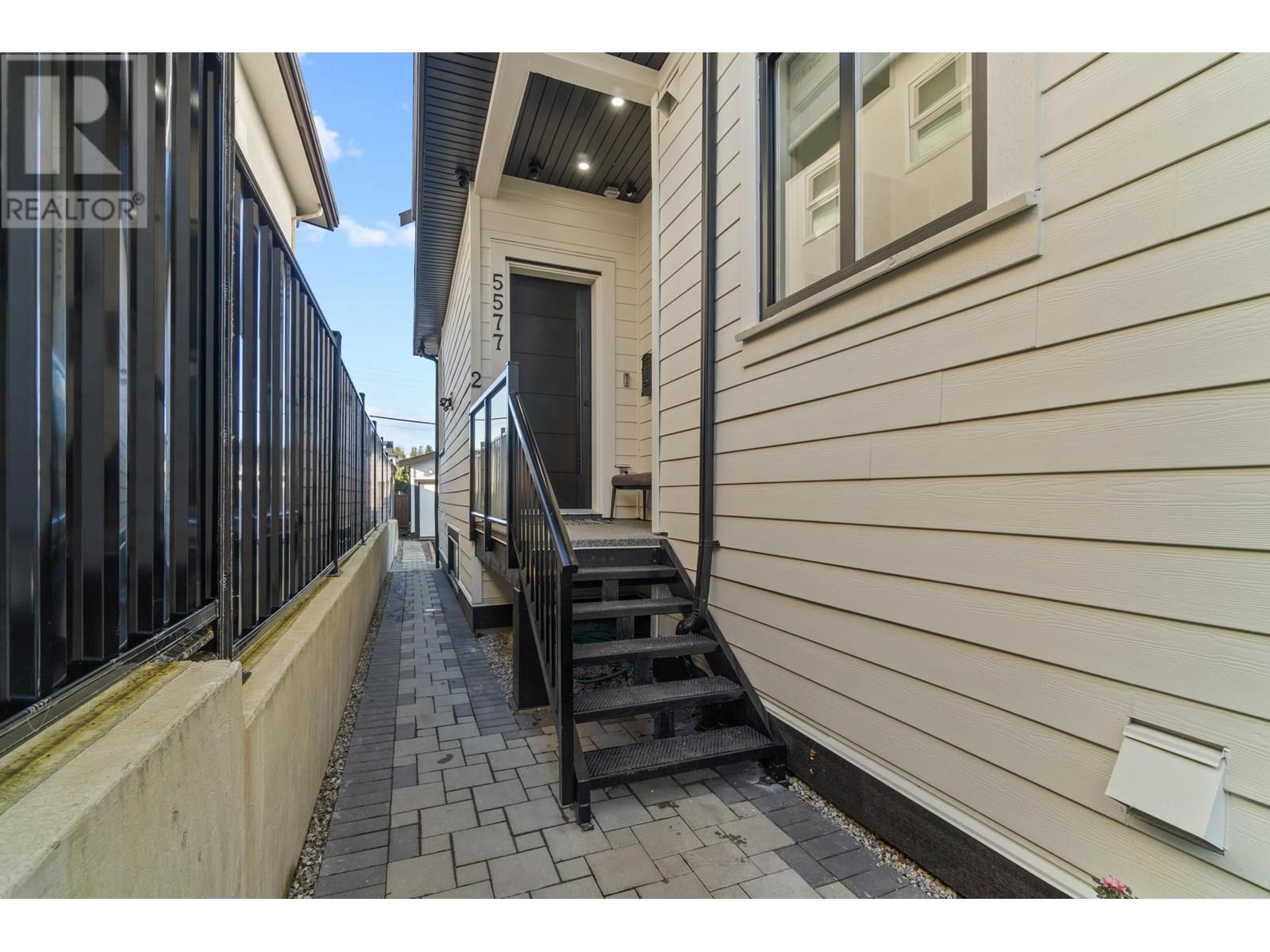 Photo 2 of 5577 Stamford Street, Vancouver BC