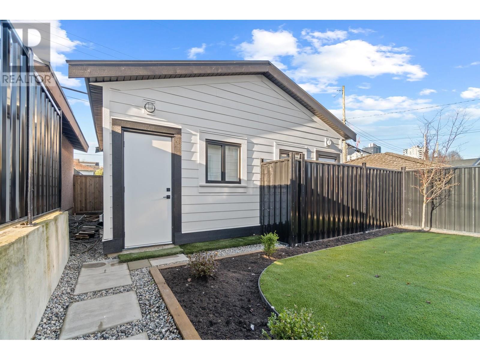 Photo 23 of 5577 Stamford Street, Vancouver BC