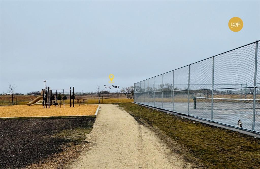 Photo 6 of 5 Blackcurrant Court, Steinbach MB