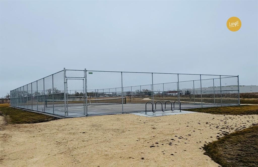 Photo 4 of 5 Blackcurrant Court, Steinbach MB