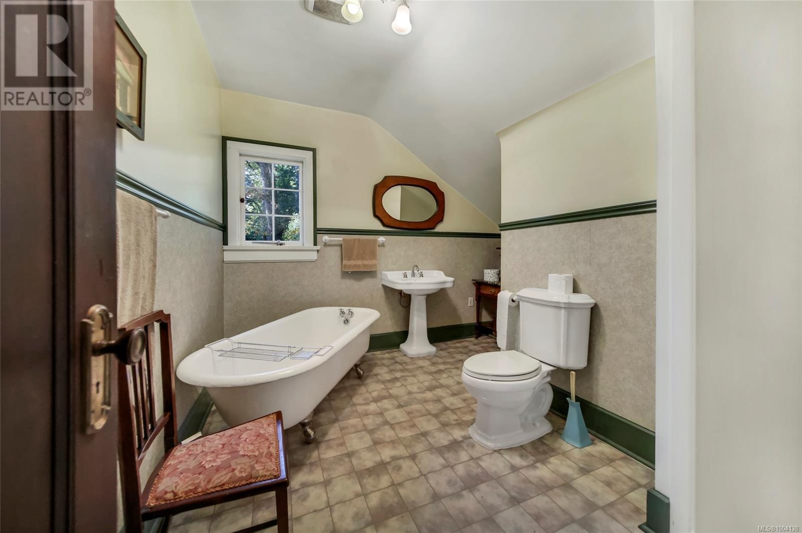 4690 Compton Rd E, Port Alberni