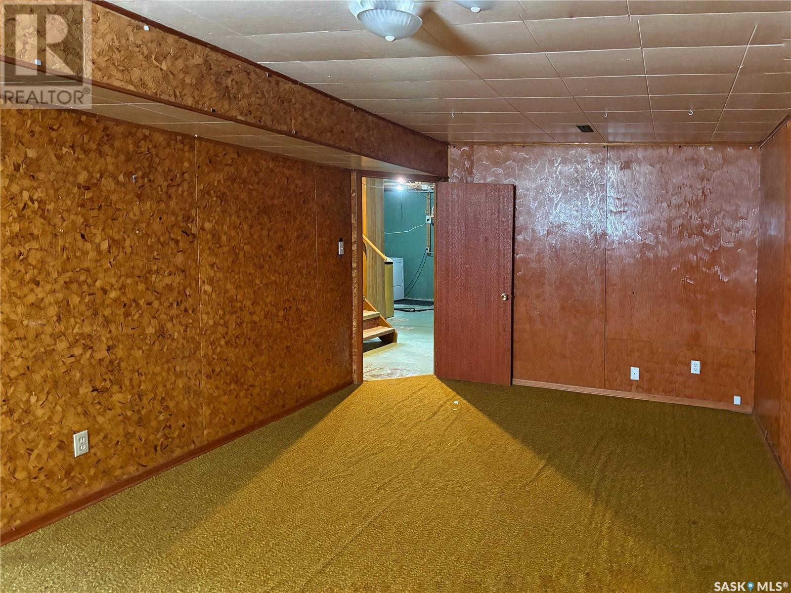 Single Family House Bungalow for Sale in  th AVENUE NE Swift Current 