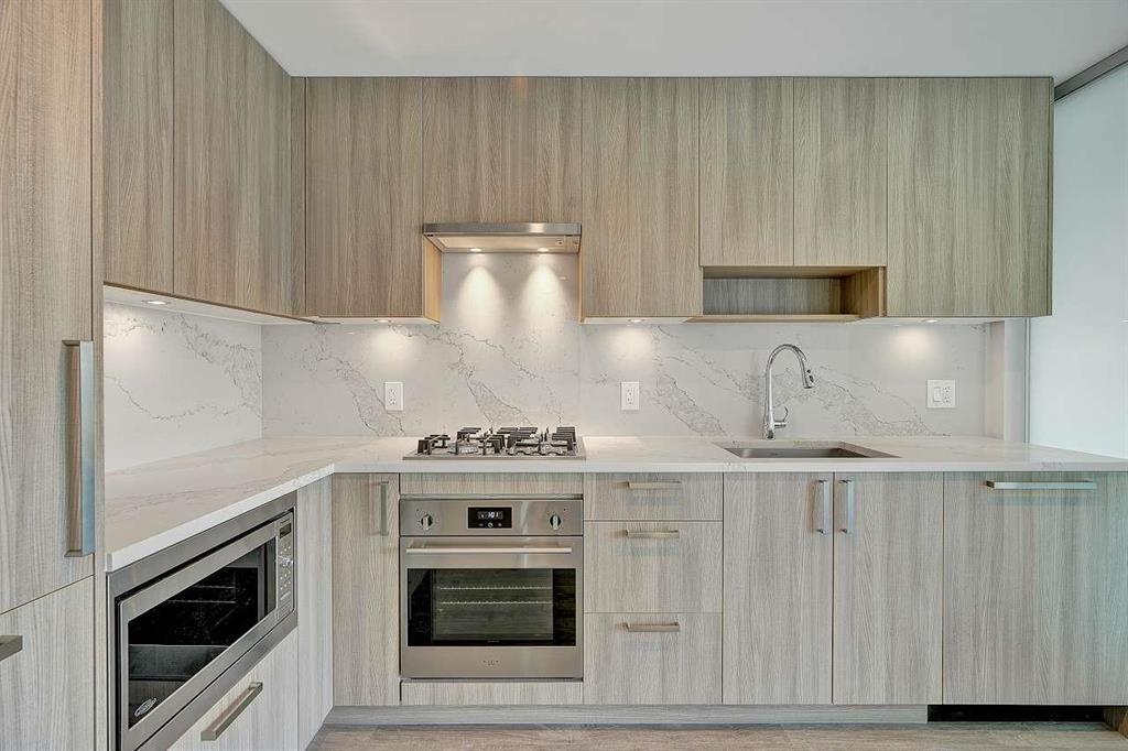 Photo 11 of 708 13350 Central Avenue, Surrey BC