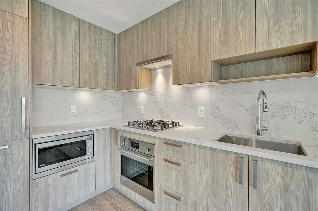 Photo 10 of 708 13350 Central Avenue, Surrey BC