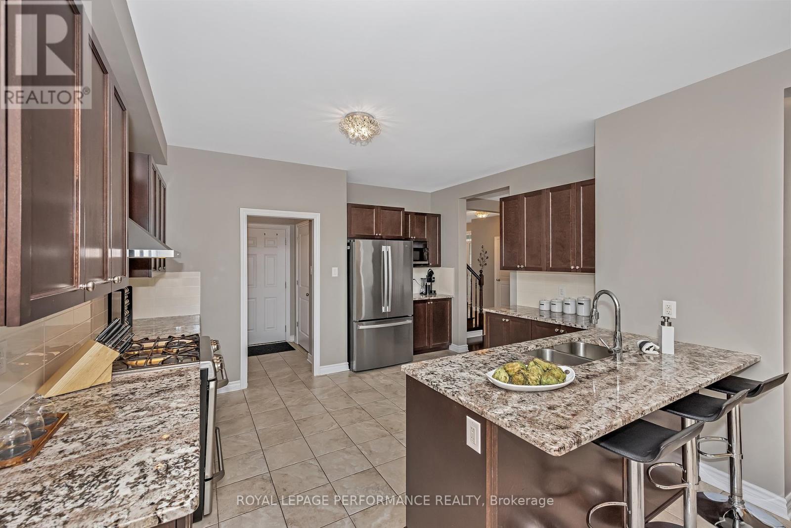 Photo 4 of 344 Hepatica Way, Ottawa ON