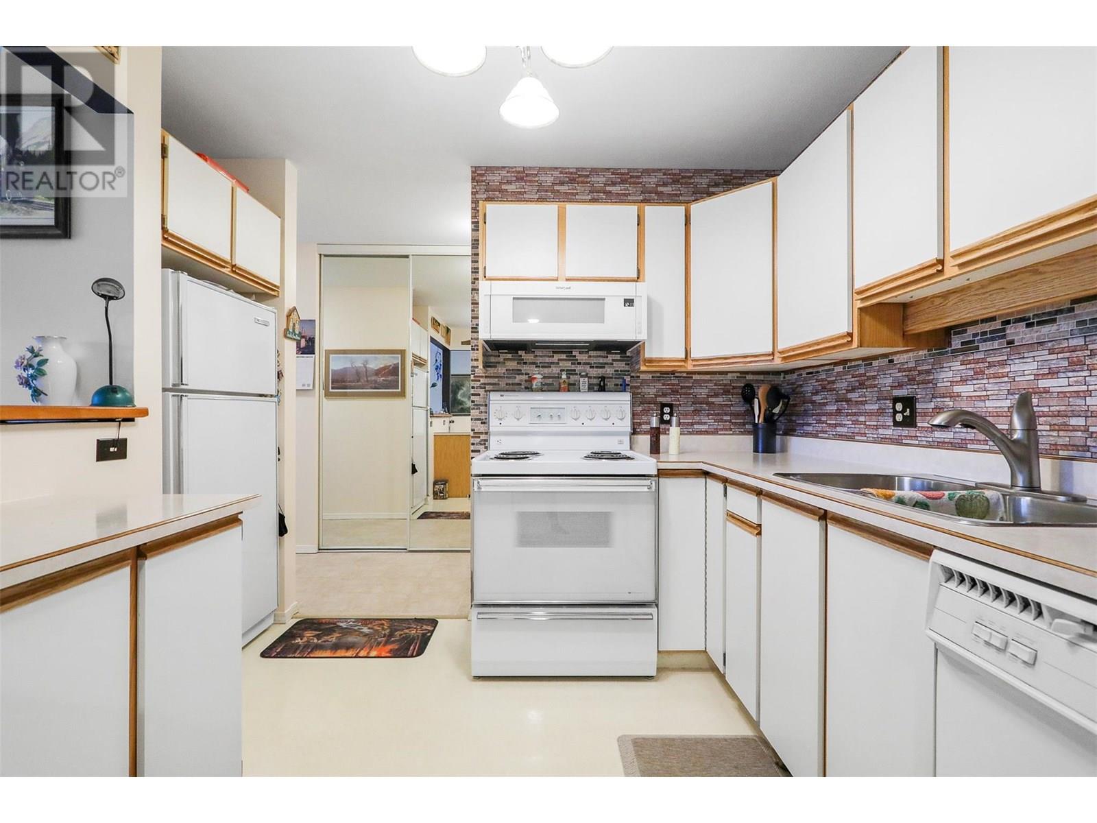 #111 180 HOLLYWOOD ROAD - Image 12