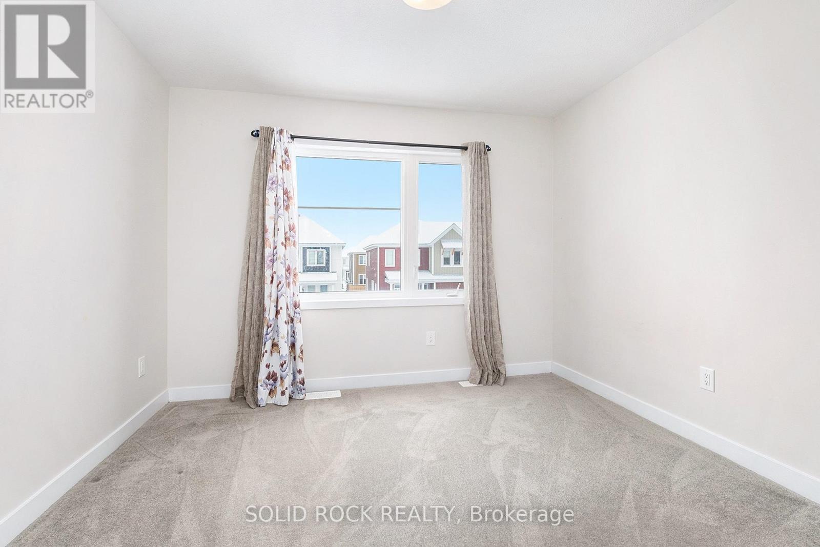 Photo 10 of 2010 Postilion Street, Ottawa ON