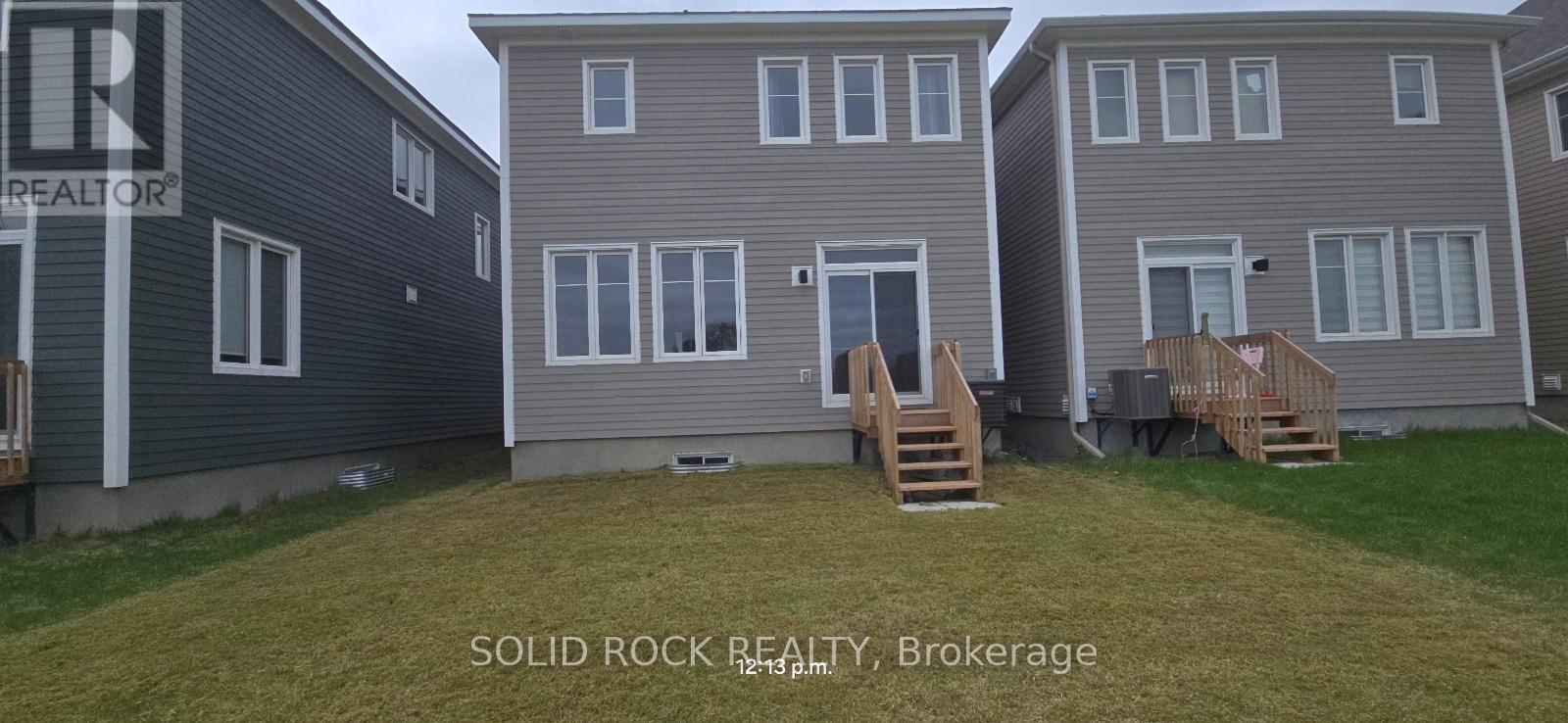Photo 15 of 2010 Postilion Street, Ottawa ON