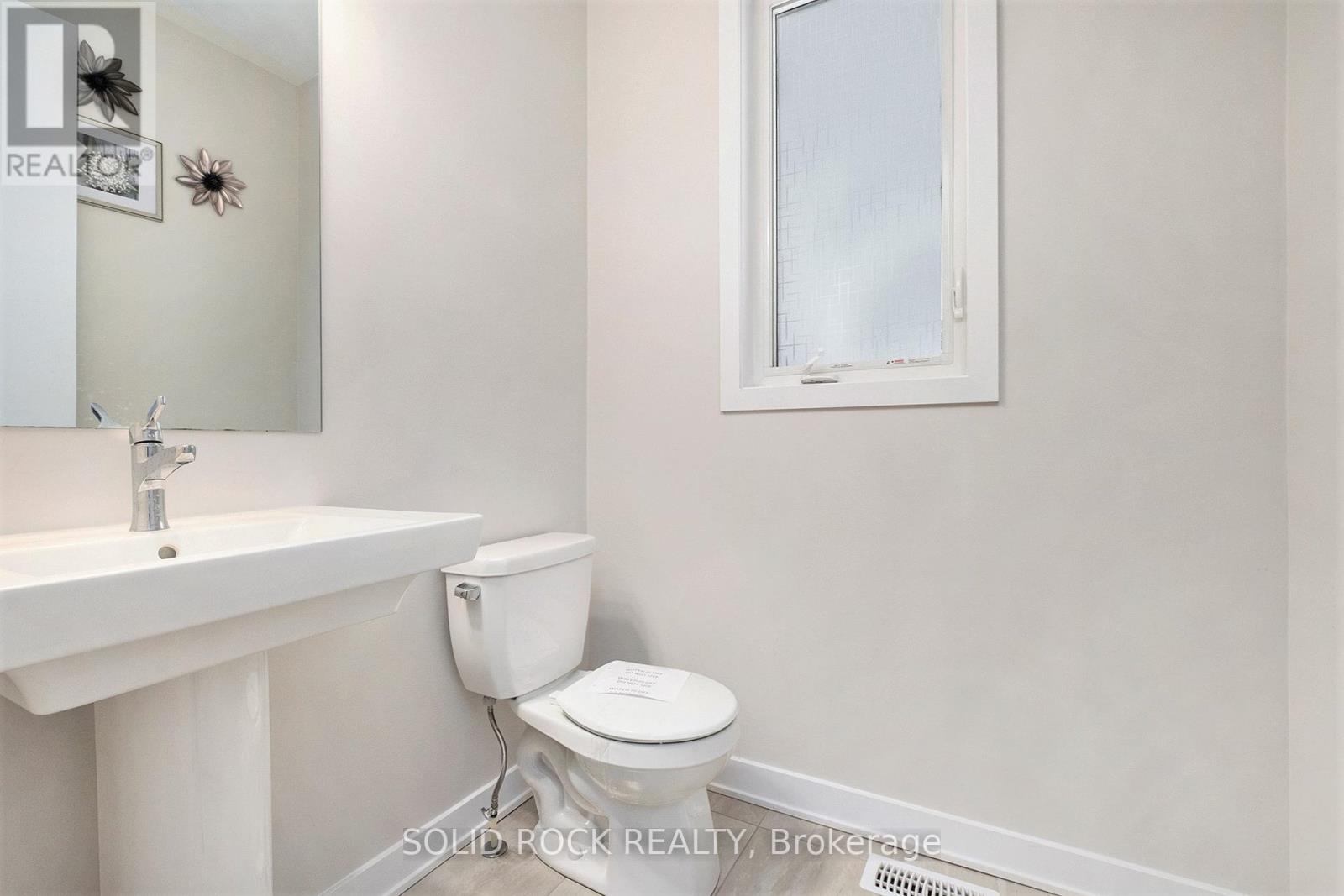 Photo 7 of 2010 Postilion Street, Ottawa ON