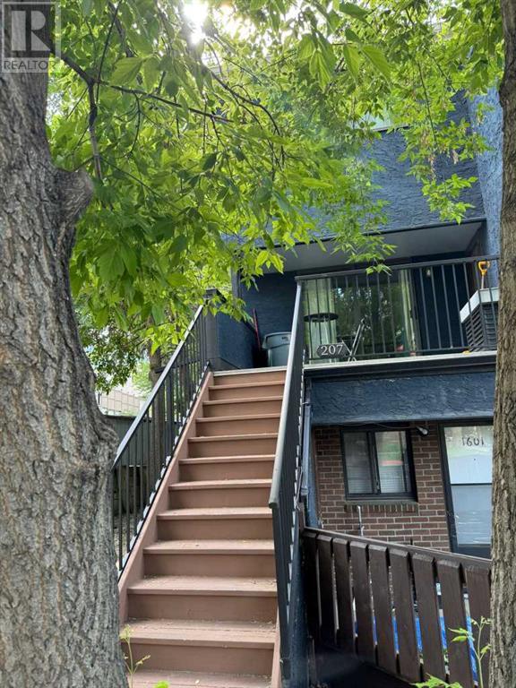 Single Family House for Sale in    Avenue SW Sunalta Calgary 