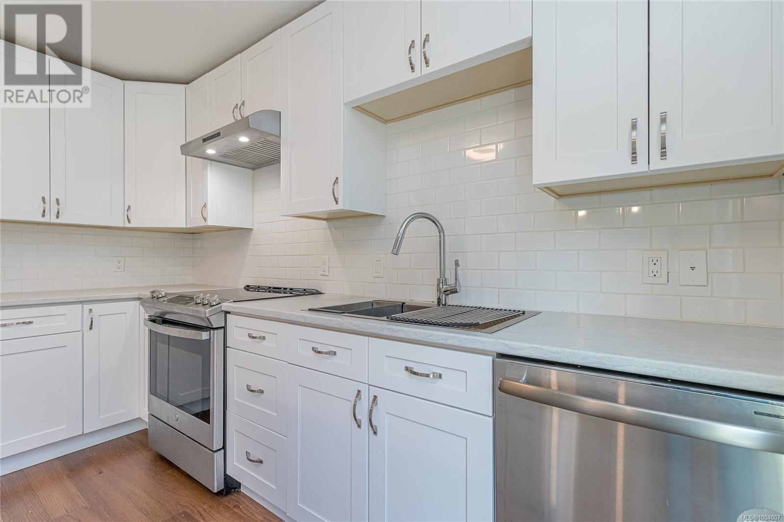 Photo 15 of 1533 Braddock Rd, Errington BC