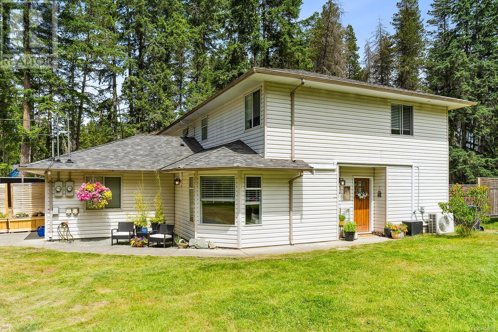 Photo 5 of 1533 Braddock Rd, Errington BC
