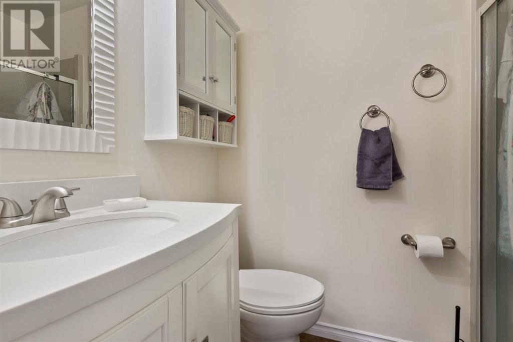 Single Family House Bungalow for Sale in   Avenue Victoria Park Camrose 