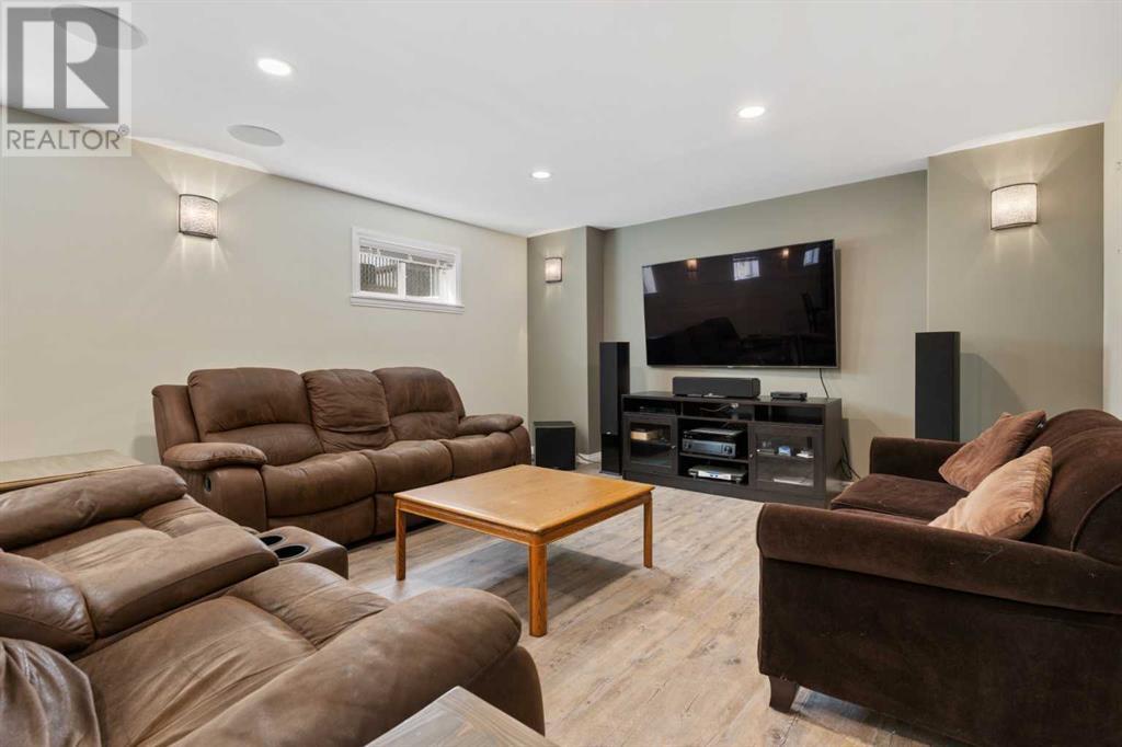 Single Family House Bungalow for Sale in   Avenue Victoria Park Camrose 
