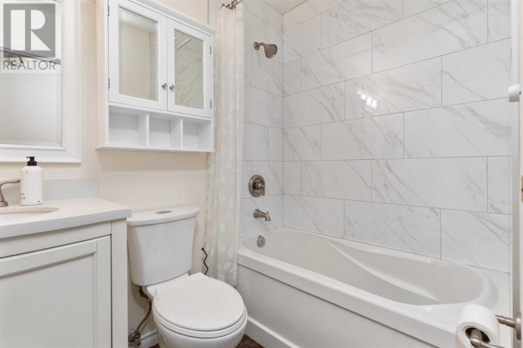 Single Family House Bungalow for Sale in   Avenue Victoria Park Camrose 