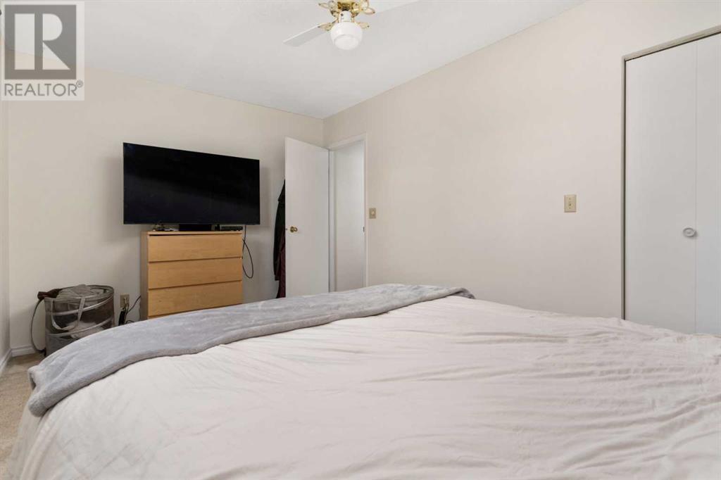 Single Family House Bungalow for Sale in   Avenue Victoria Park Camrose 