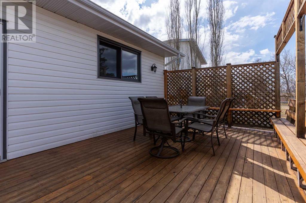 Single Family House Bungalow for Sale in   Avenue Victoria Park Camrose 