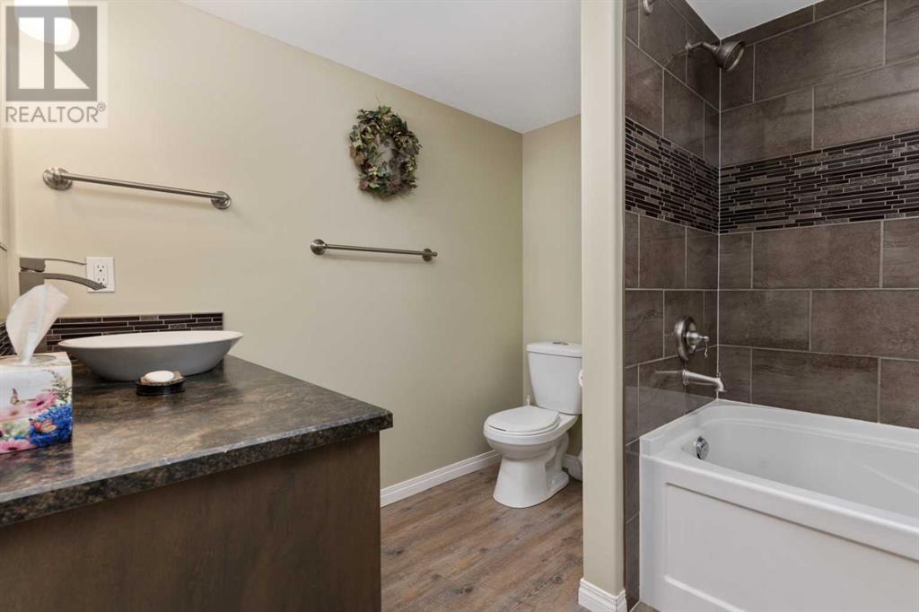 Single Family House Bungalow for Sale in   Avenue Victoria Park Camrose 