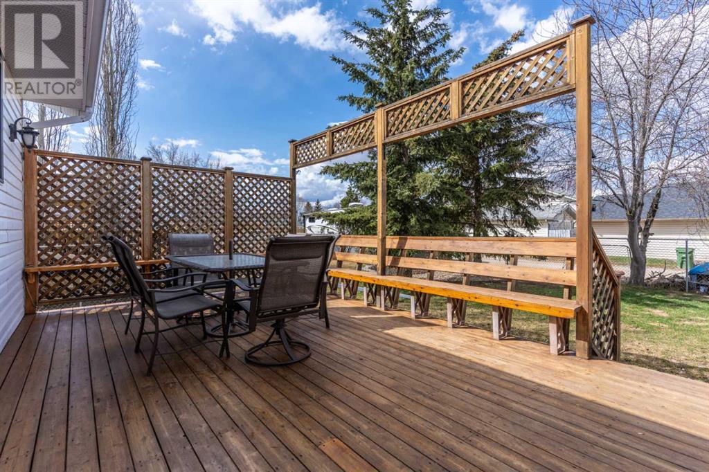 Single Family House Bungalow for Sale in   Avenue Victoria Park Camrose 