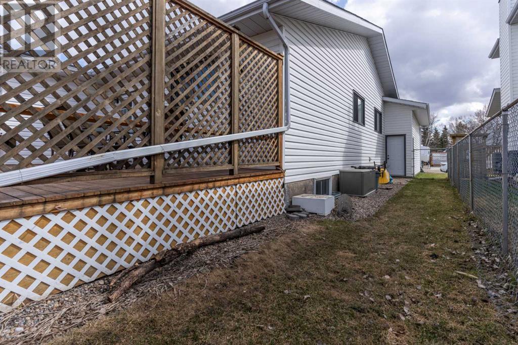 Single Family House Bungalow for Sale in   Avenue Victoria Park Camrose 