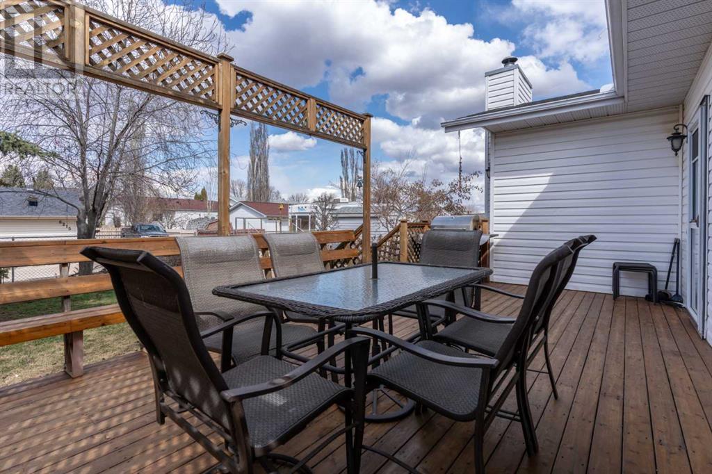 Single Family House Bungalow for Sale in   Avenue Victoria Park Camrose 