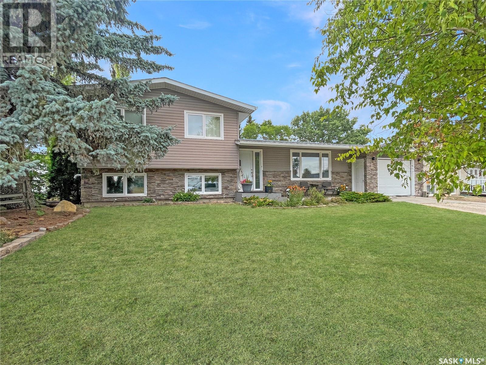 52 Macdonald CRESCENT, Swift Current, Saskatchewan
