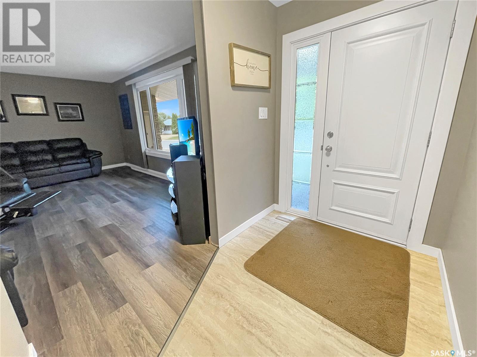 Single Family House for Sale in  Macdonald CRESCENT Swift Current 
