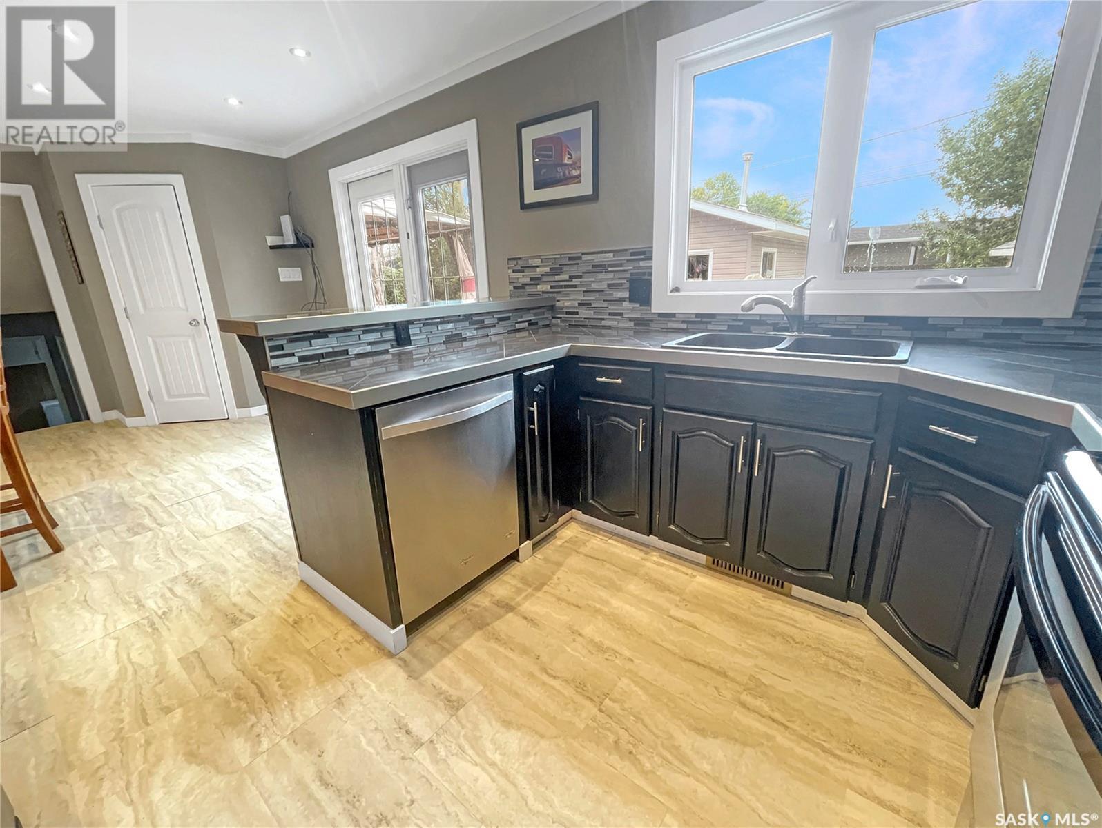 Single Family House for Sale in  Macdonald CRESCENT Swift Current 