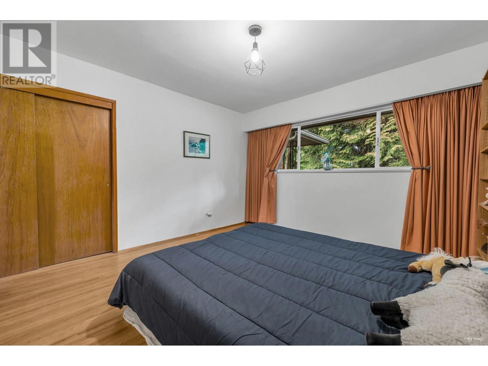 Photo 9 of 6987 Tyne Street, Vancouver BC