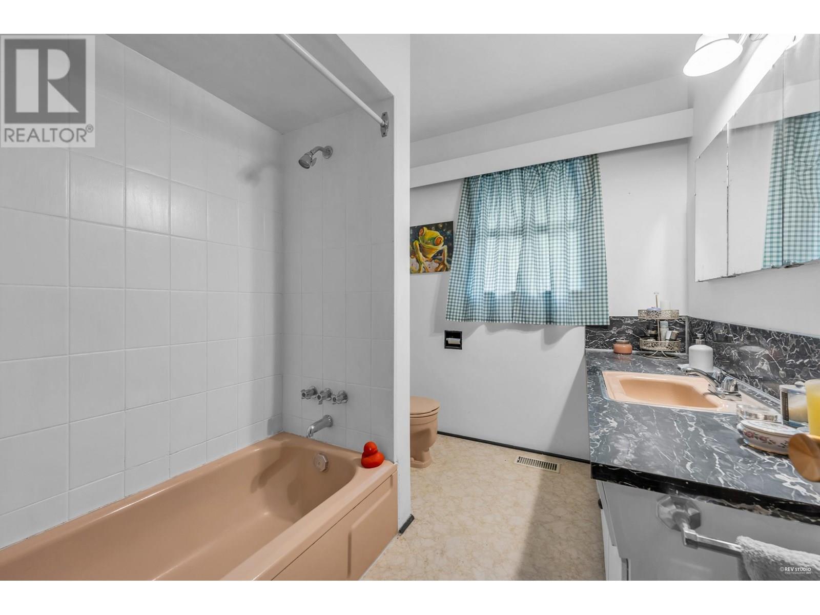 Photo 11 of 6987 Tyne Street, Vancouver BC