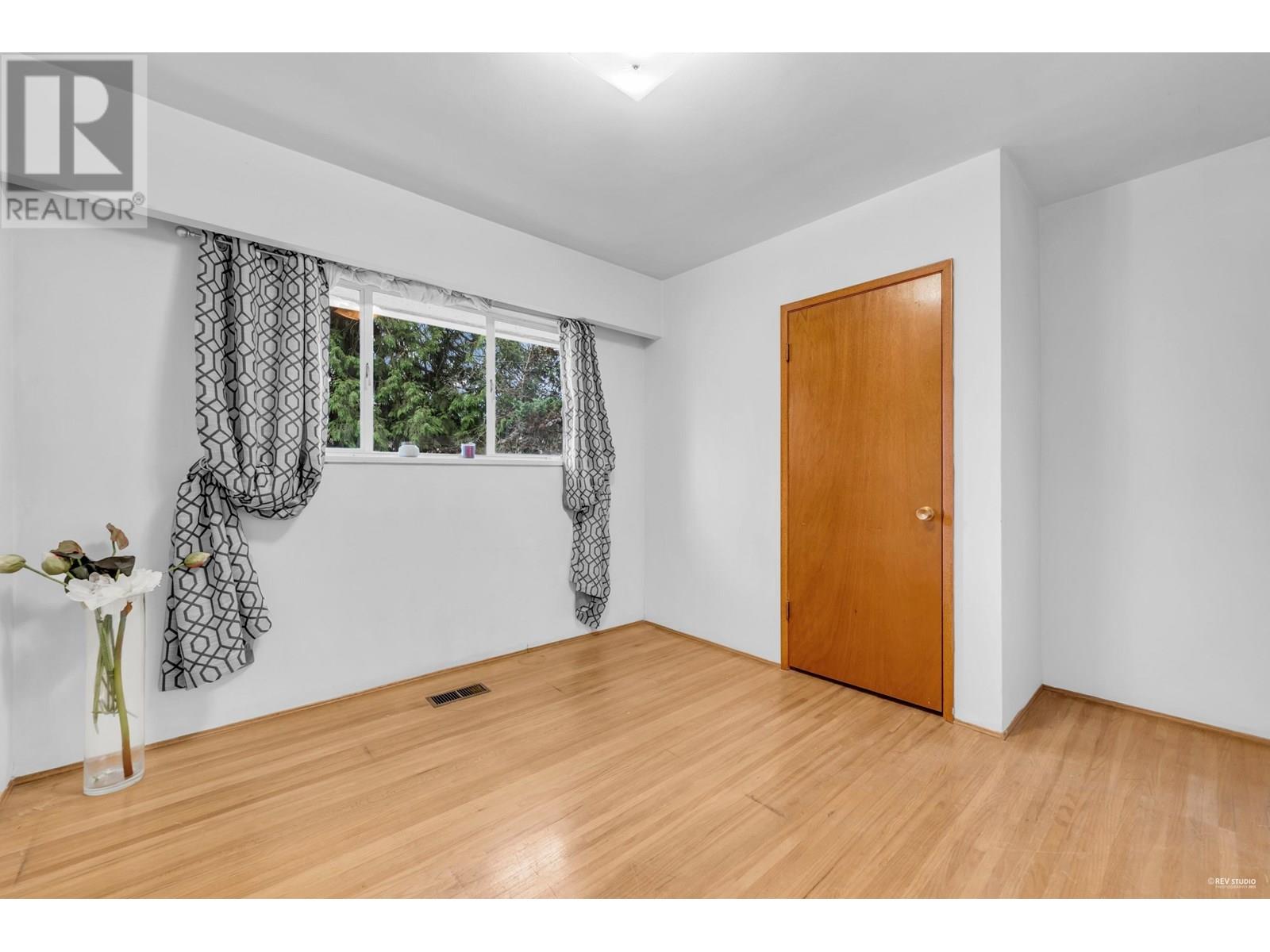 Photo 13 of 6987 Tyne Street, Vancouver BC