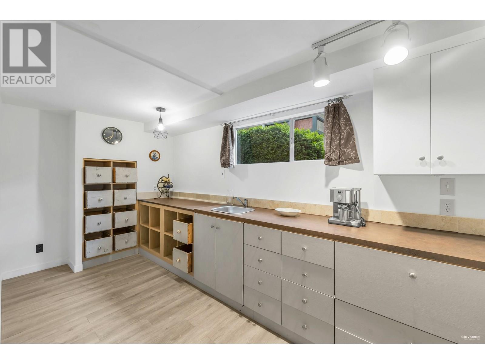 Photo 8 of 6987 Tyne Street, Vancouver BC