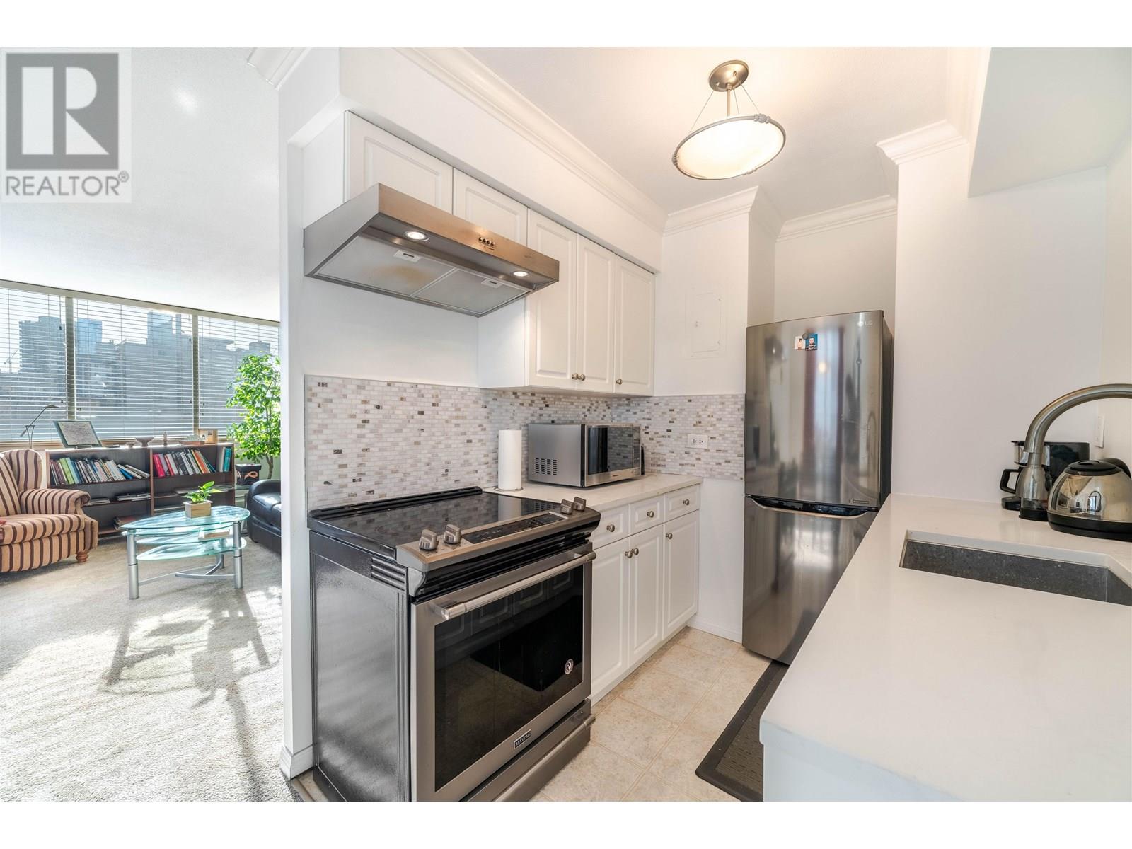 Photo 23 of 605 1251 Cardero Street, Vancouver BC