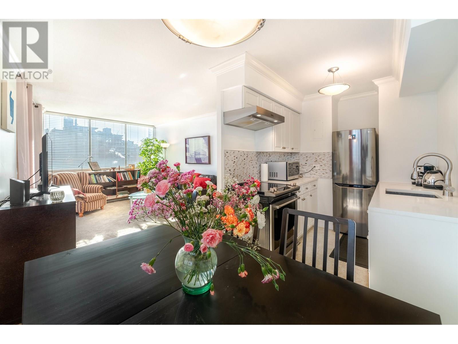 Photo 8 of 605 1251 Cardero Street, Vancouver BC