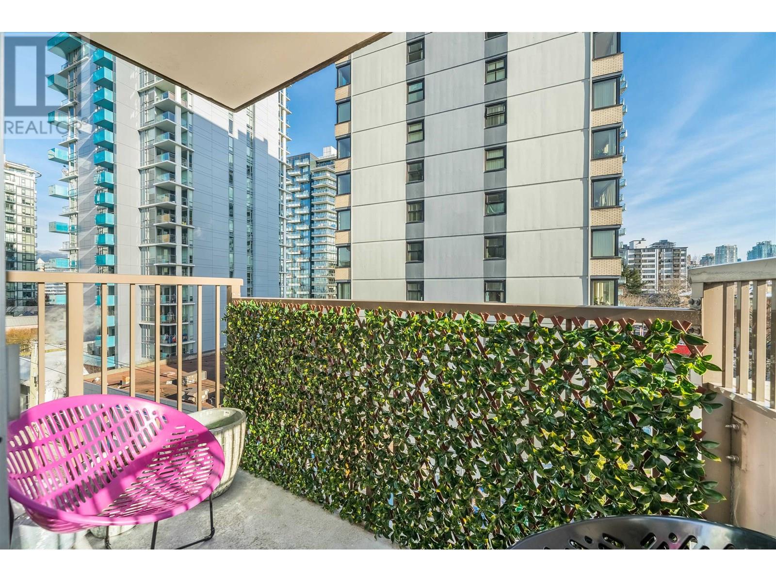 Photo 4 of 605 1251 Cardero Street, Vancouver BC