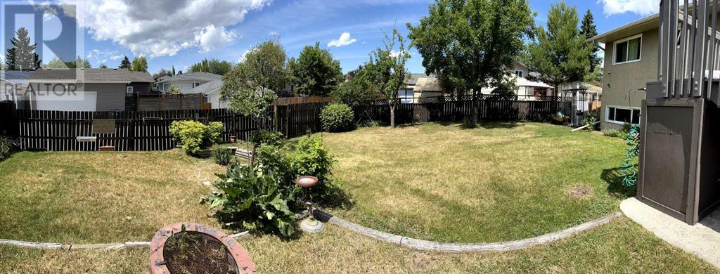 Single Family House Bi-level for Sale in  Rundleview Drive NE Rundle Calgary 