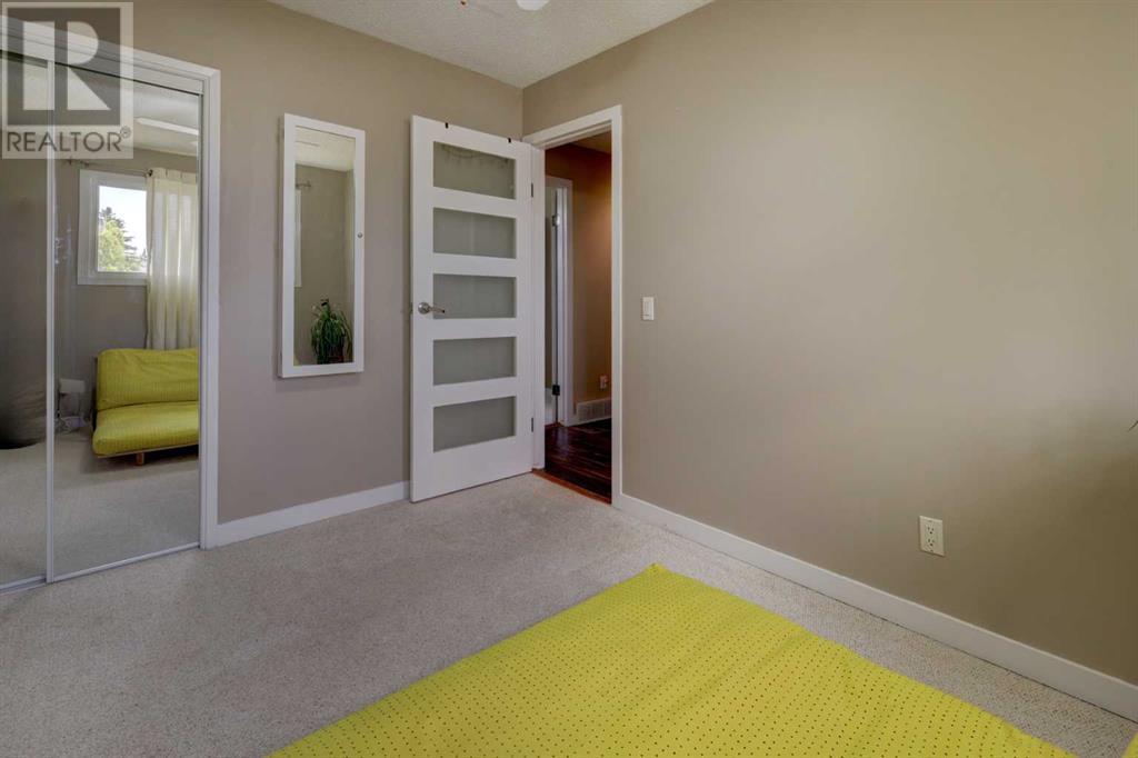 Single Family House Bi-level for Sale in  Rundleview Drive NE Rundle Calgary 