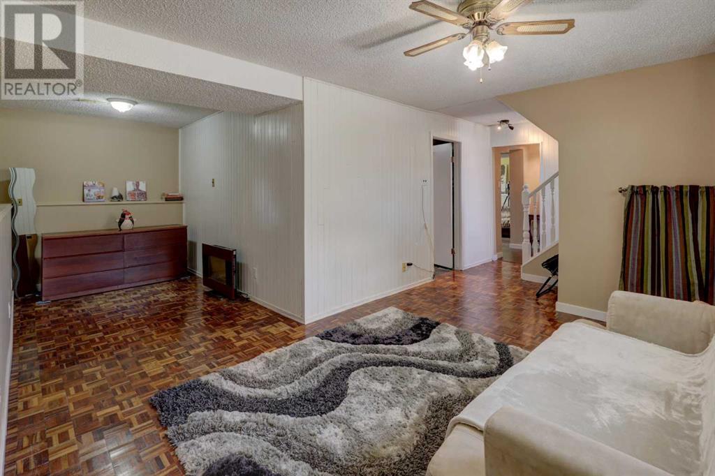 Single Family House Bi-level for Sale in  Rundleview Drive NE Rundle Calgary 