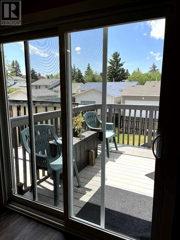 Single Family House Bi-level for Sale in  Rundleview Drive NE Rundle Calgary 