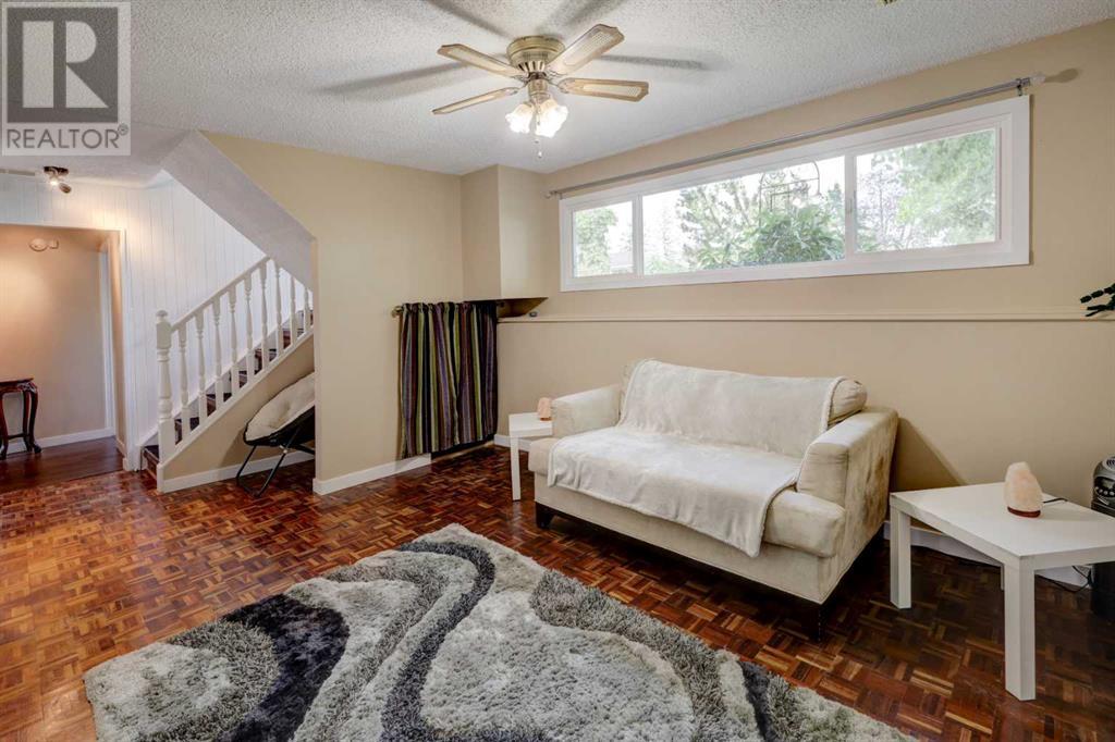 Single Family House Bi-level for Sale in  Rundleview Drive NE Rundle Calgary 