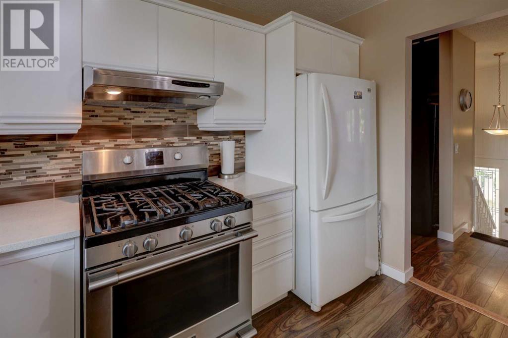Single Family House Bi-level for Sale in  Rundleview Drive NE Rundle Calgary 