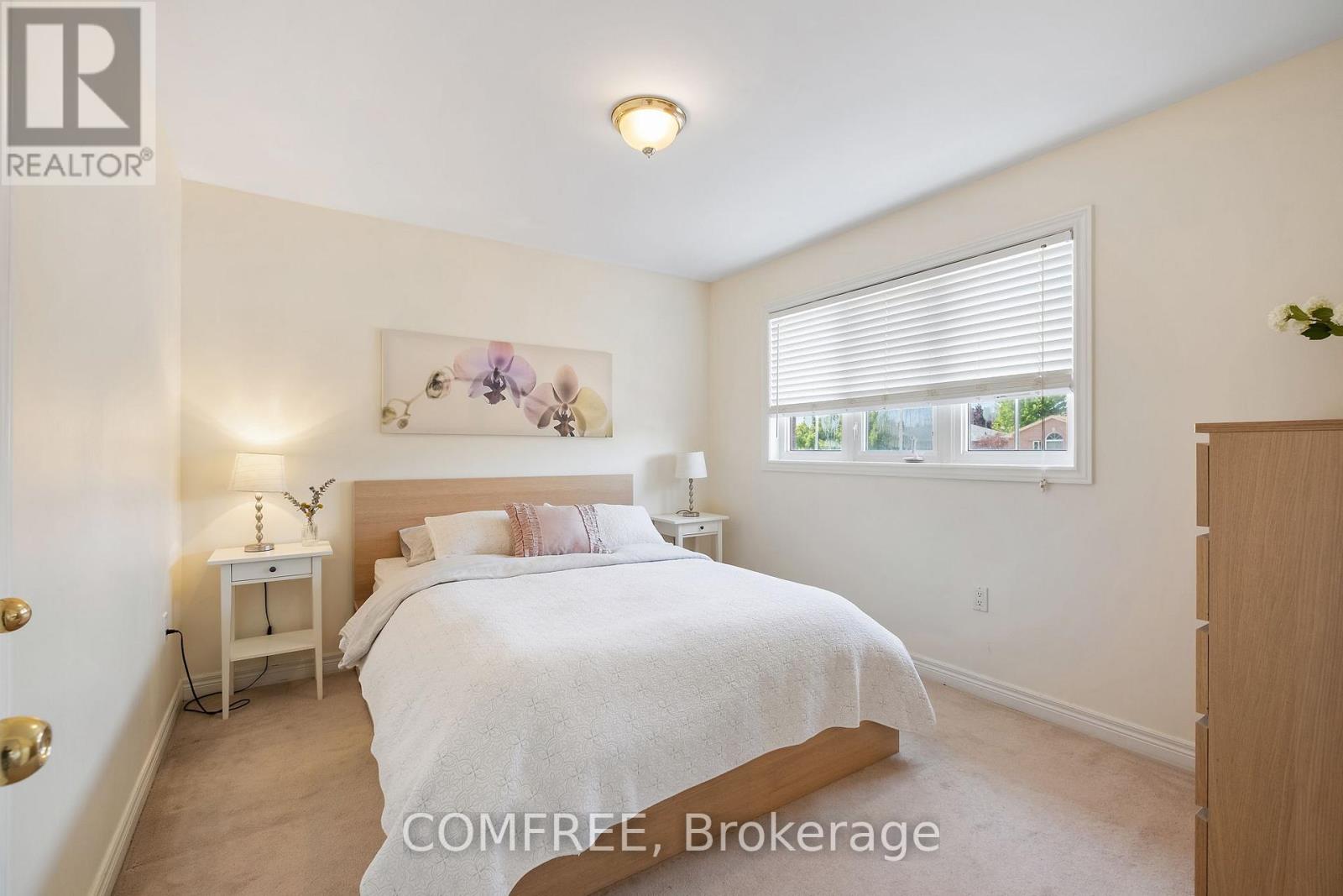 Photo 9 of 31 Metcalfe Drive, Bradford West Gwillimbury ON