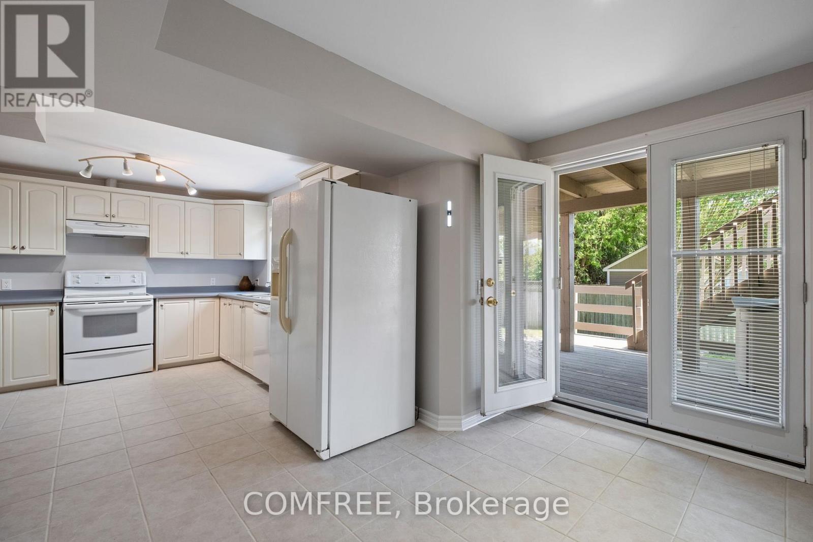 Photo 28 of 31 Metcalfe Drive, Bradford West Gwillimbury ON