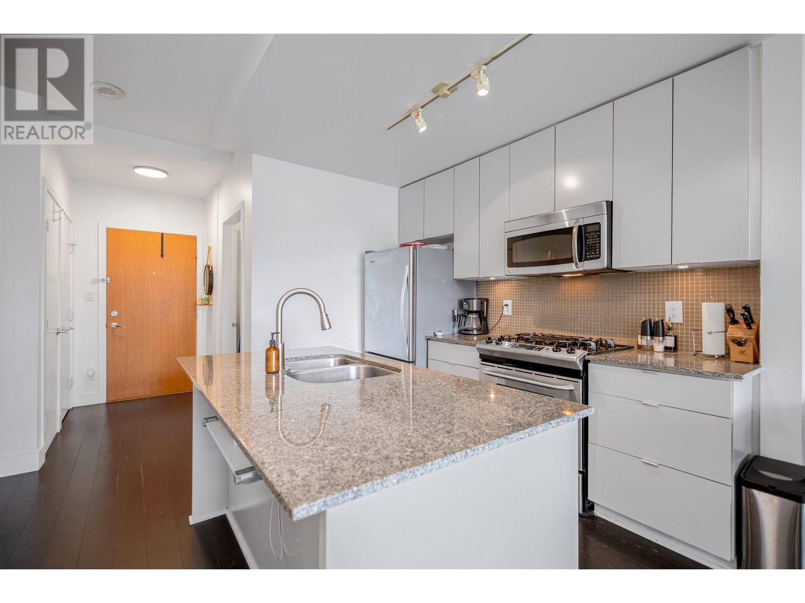 Photo 12 of 611 298 E 11 Th Avenue, Vancouver BC