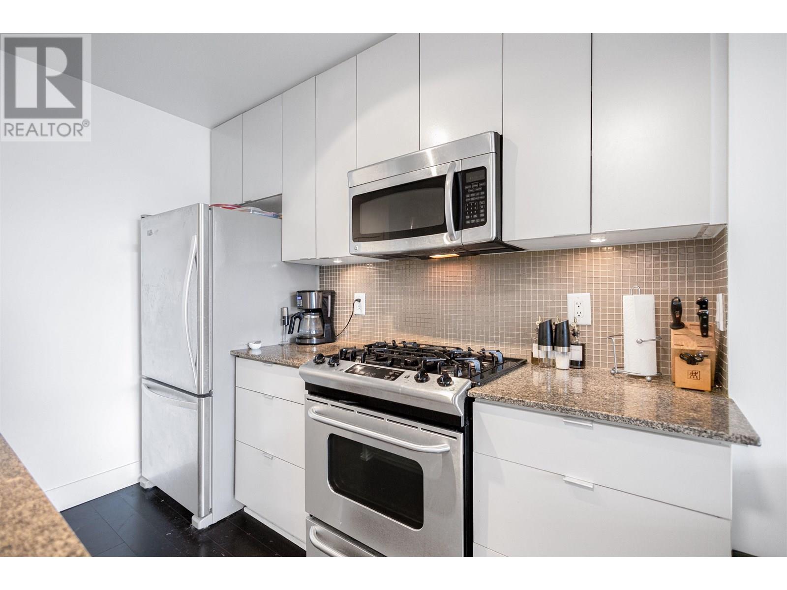 Photo 4 of 611 298 E 11 Th Avenue, Vancouver BC