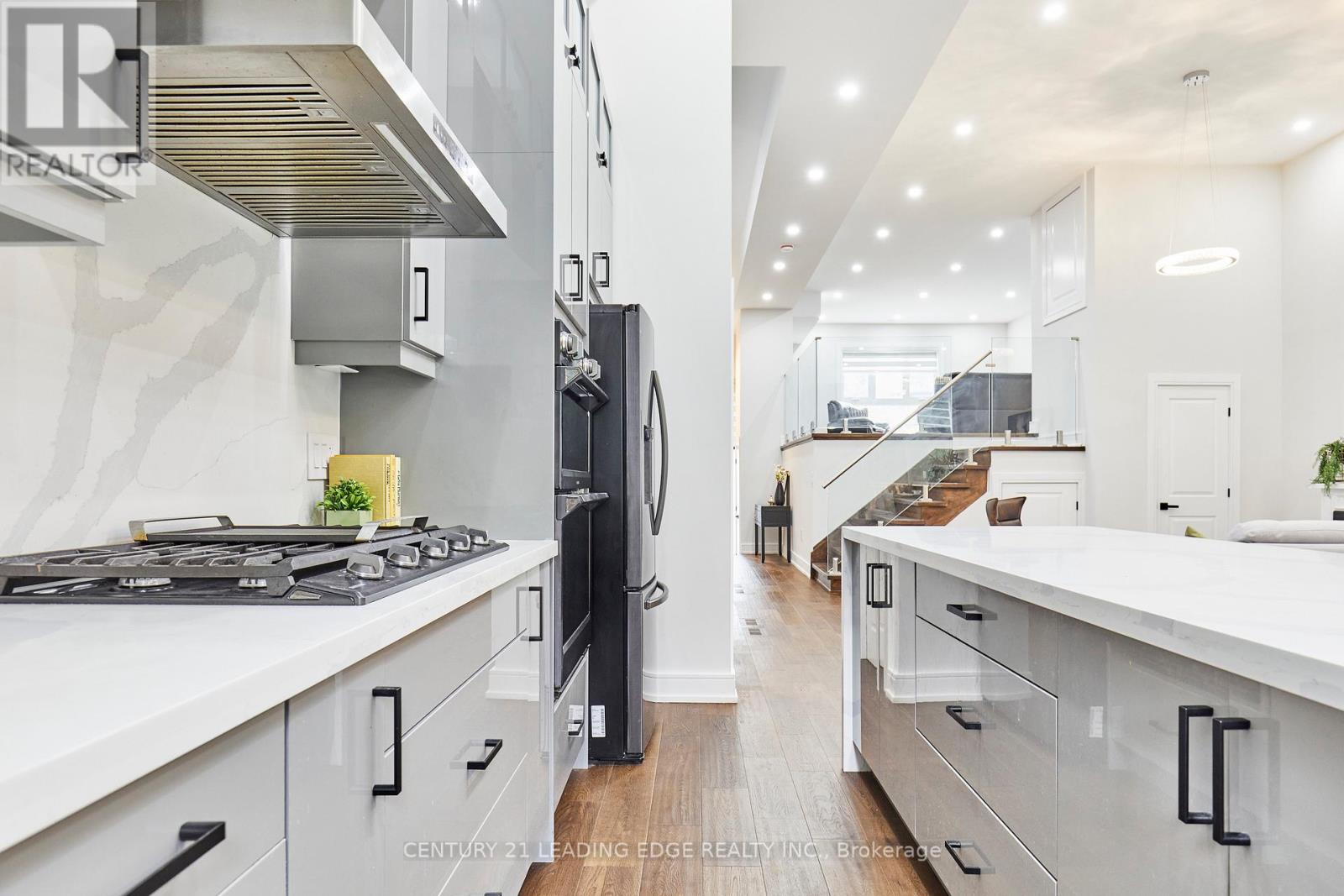 Single Family House for Sale in  A BUTTERWORTH AVENUE Toronto (Oakridge) 