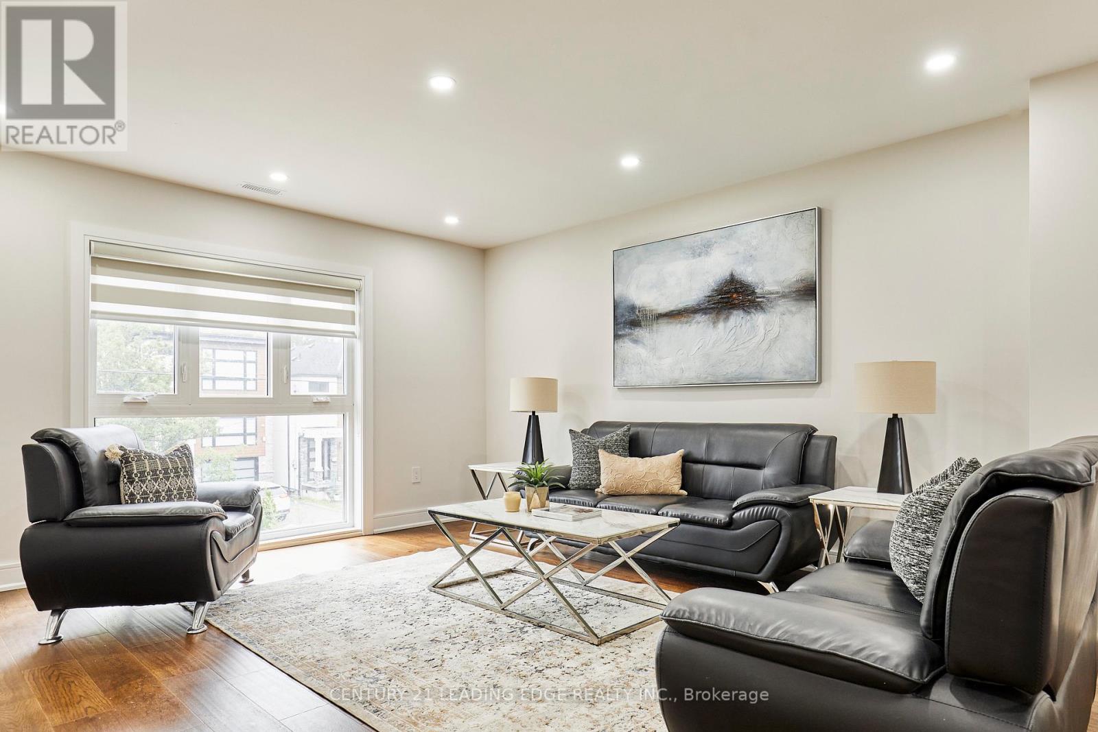 Single Family House for Sale in  A BUTTERWORTH AVENUE Toronto (Oakridge) 