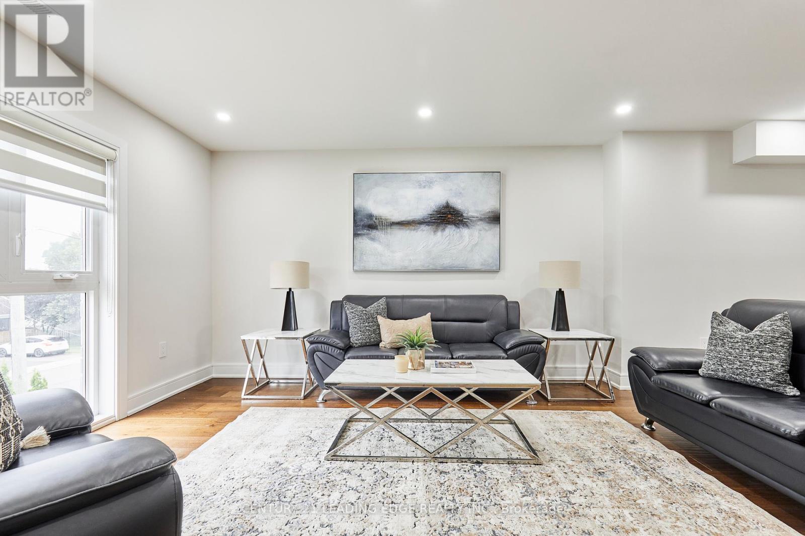 Single Family House for Sale in  A BUTTERWORTH AVENUE Toronto (Oakridge) 