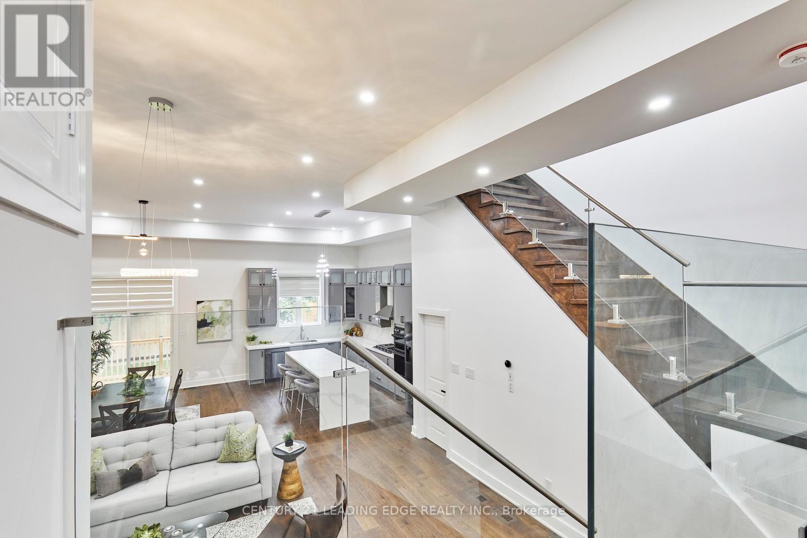 Single Family House for Sale in  A BUTTERWORTH AVENUE Toronto (Oakridge) 