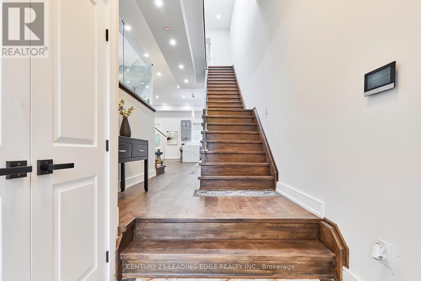 Single Family House for Sale in  A BUTTERWORTH AVENUE Toronto (Oakridge) 